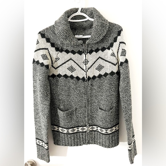 NWOT 🩶🖤Cozy Front Zip Sweater (xs) - Picture 4 of 4